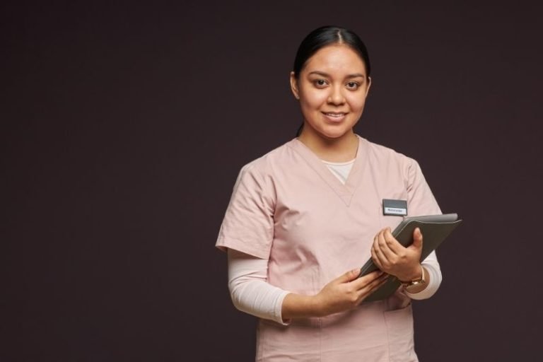 Clinical Social Worker vs Psychologist: Key Differences