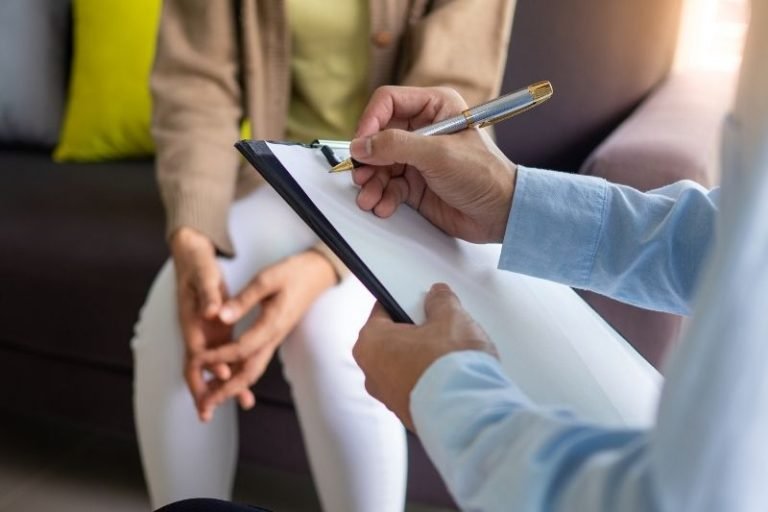 Understanding the Job of a Consultant Social Worker