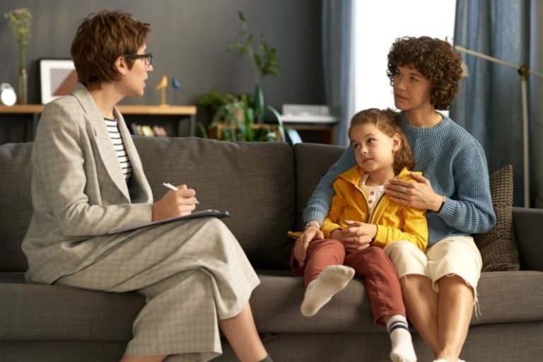 How to Develop Cultural Awareness in Social Work