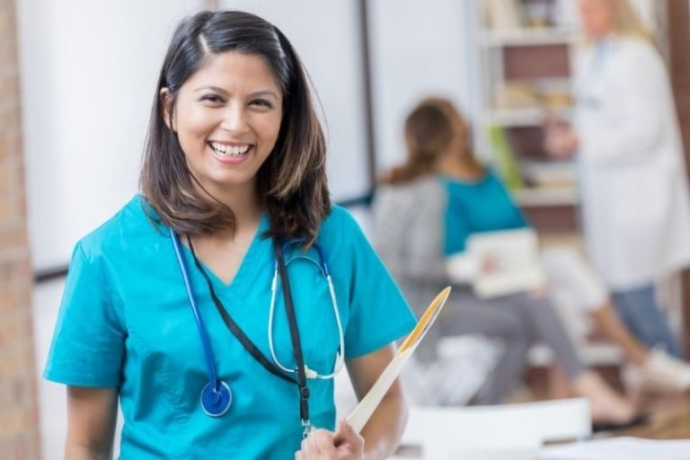 Emergency Room Social Worker: Roles and Responsibilities