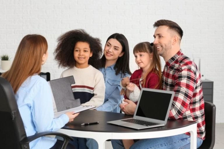 Understanding the Family Systems Theory in Social Work