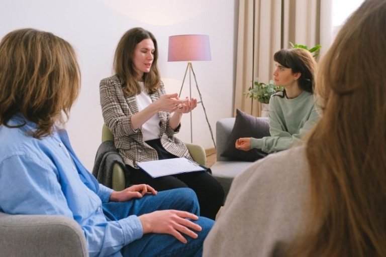 Strategies to Use Critical Thinking in Social Work