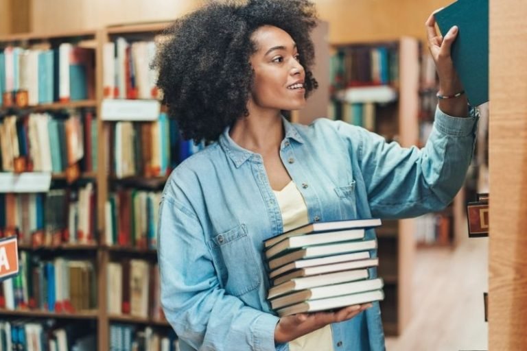 The Roles and Responsibilities of a Library Social Worker