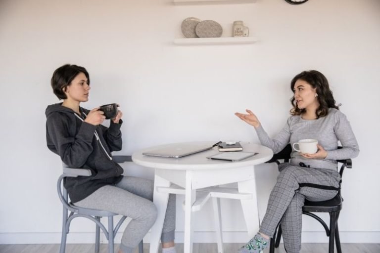 Mental Health Social Worker vs Psychologist: A Comparison