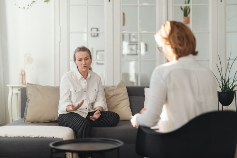 Social Work vs Mental Health Counseling